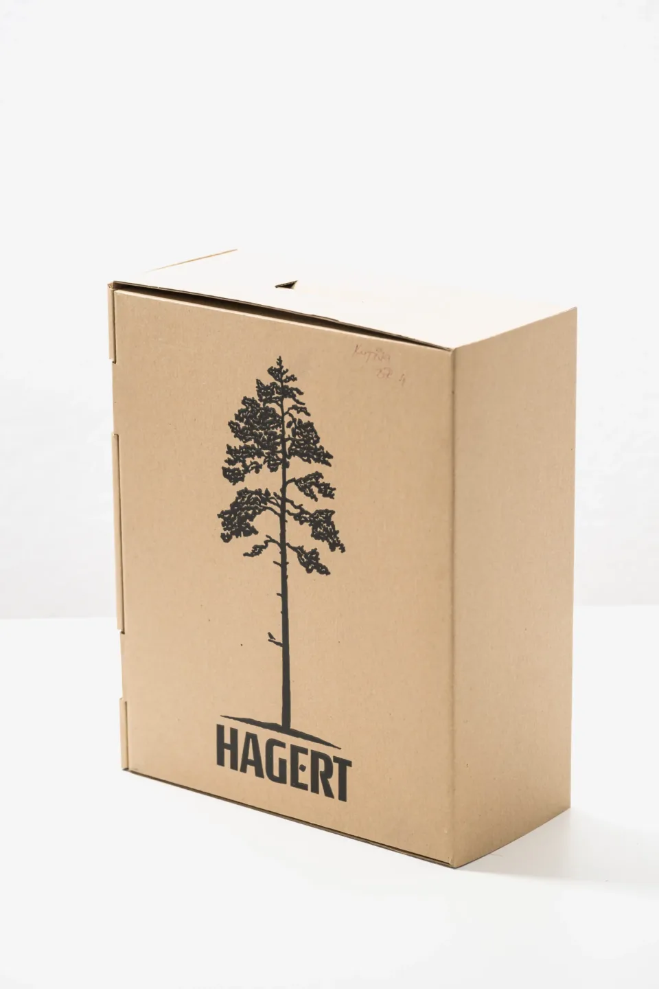 Cardboard — Photo 18